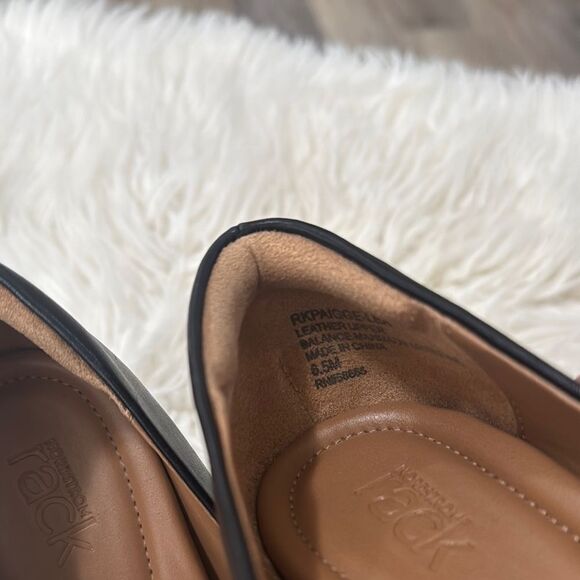 Nordstrom Black Pointed-Toe Heels Sleek Medium-Height - Picture 5 of 8